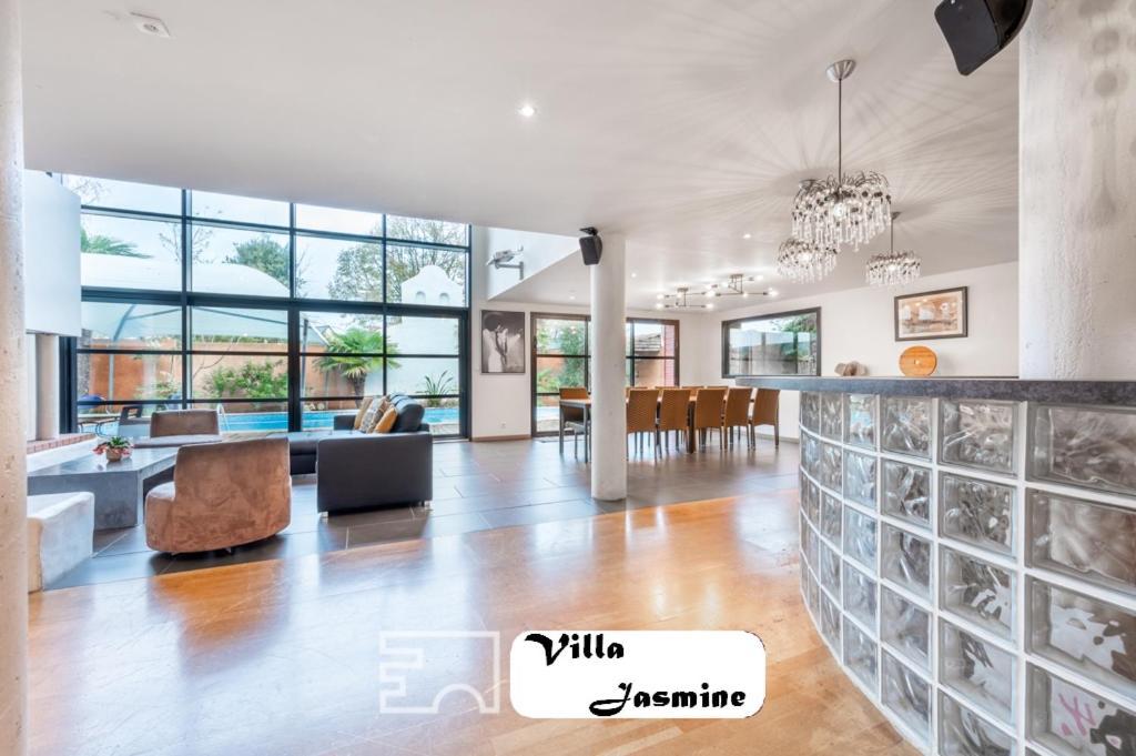 Somptueuse Villa Jasmine Saint-Meen-le-Grand Bagian luar foto
